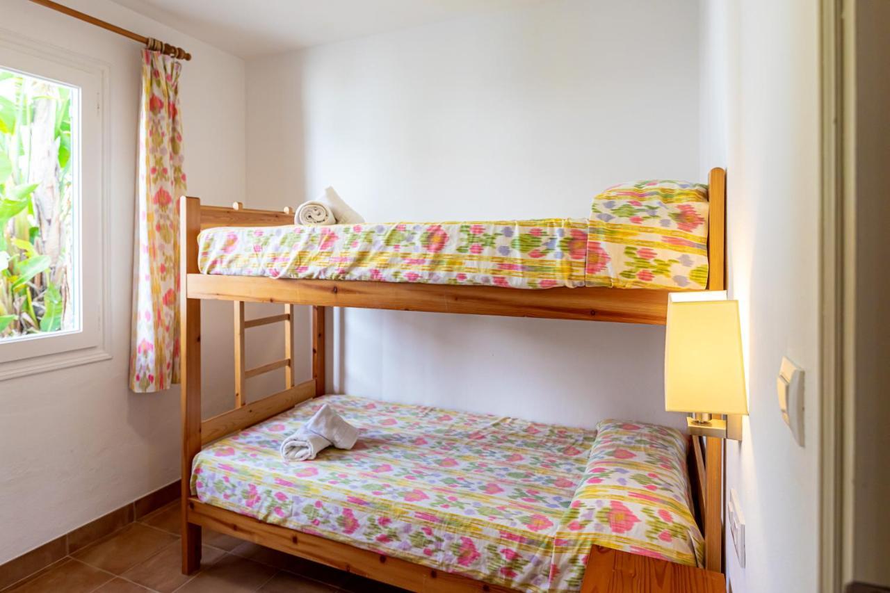 Apartamentos Arenal Playa プンタ・グロッサ エクステリア 写真